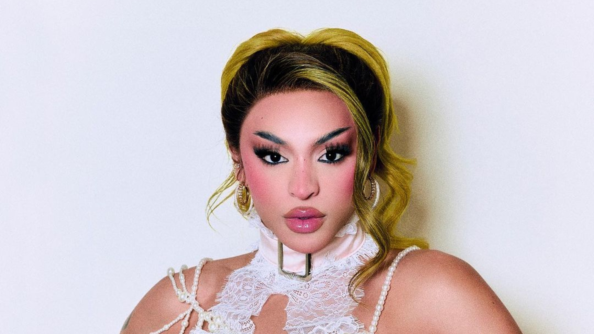 Pabllo Vittar revela que se machucou em orgia: “Doeu muito”