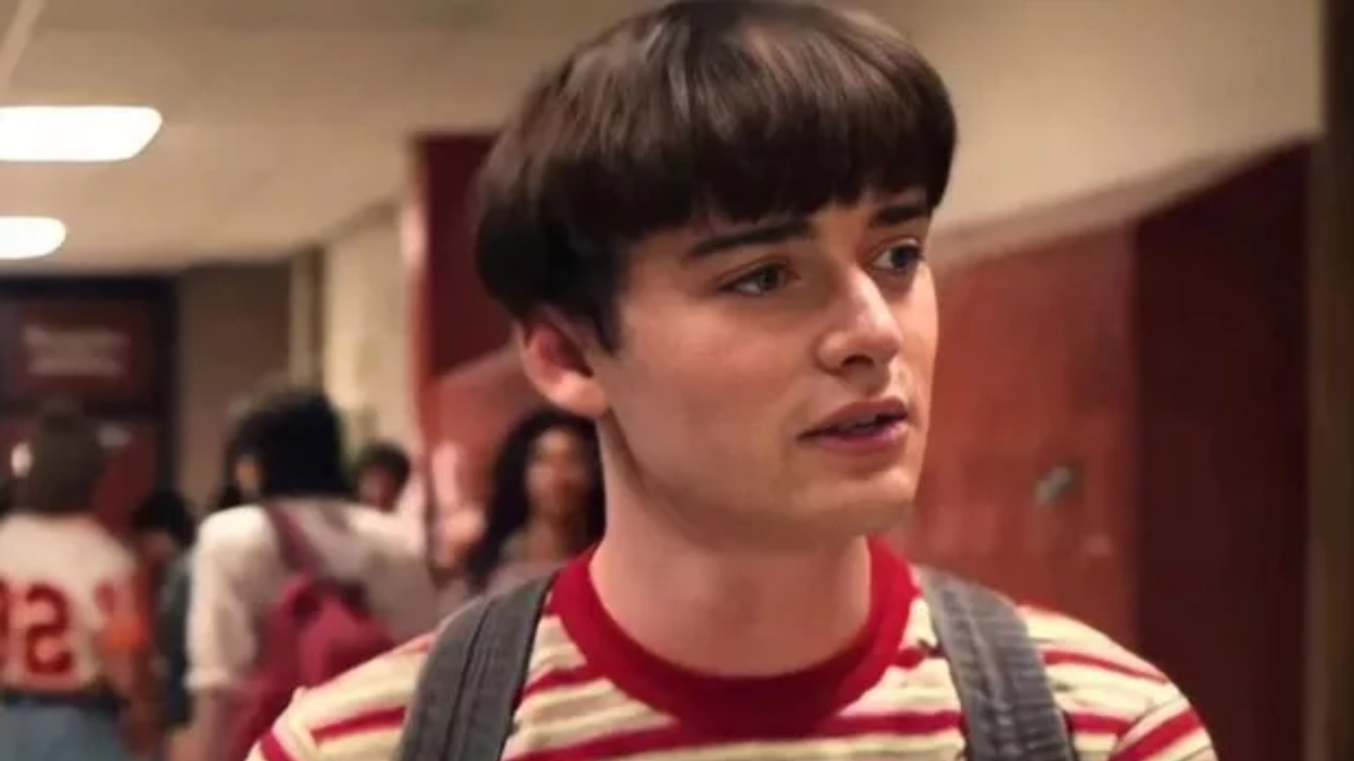 Ator de Stranger Things, Noah Schnapp, revela que série o ajudou a se assumir gay: “Estaria em um lugar diferente”
