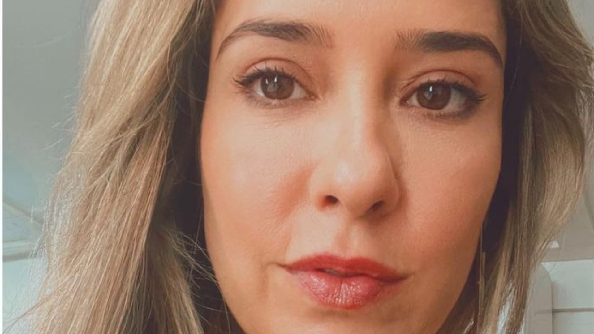 Palomma Duarte ‘dá close’ na barriga e mostra que não tem umbigo