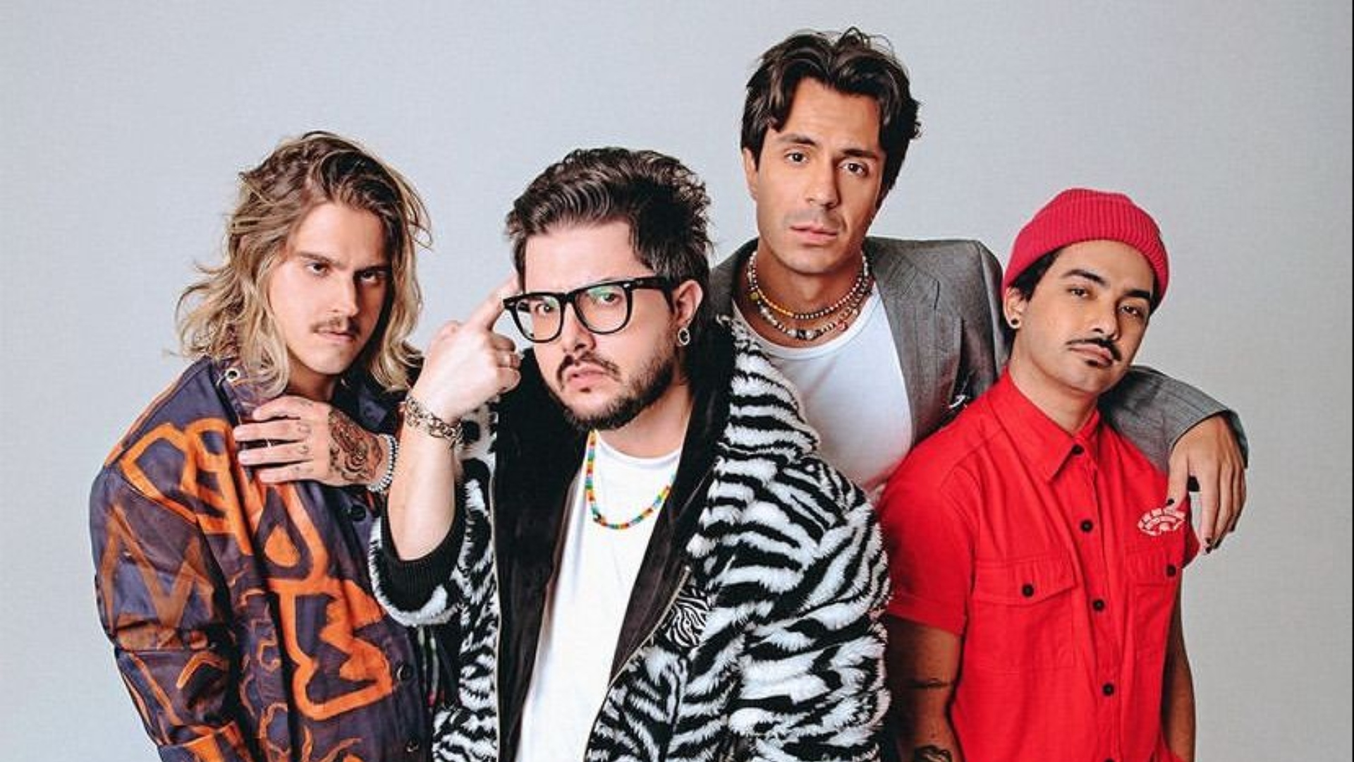 Pe Lu, integrante do Restart, relembra de piadas homofóbicas sobre a banda
