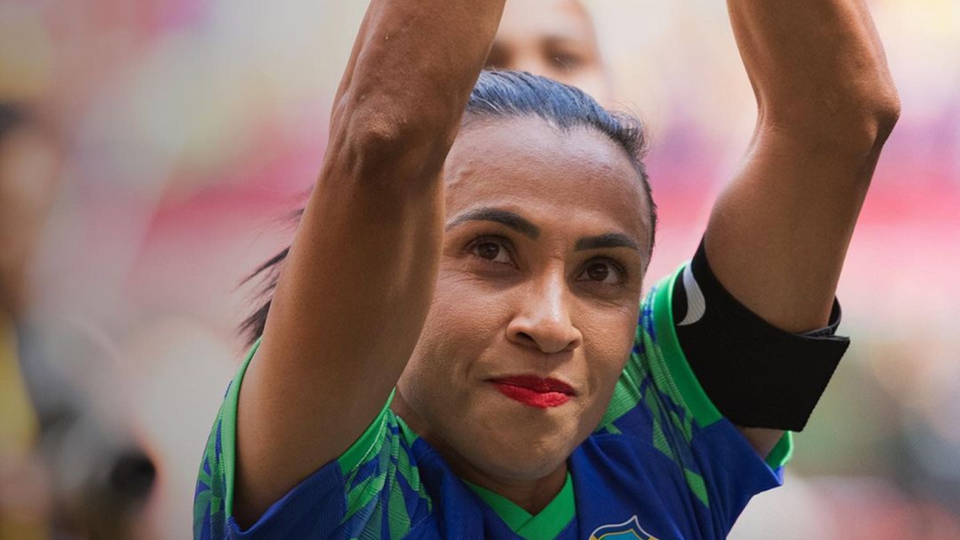 Ao vivo, Marta chora muito e faz anúncio importantíssimo