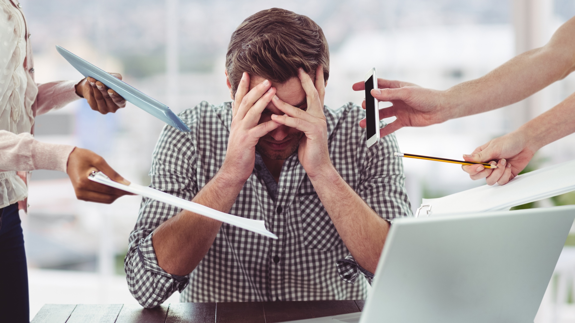 Especialista lista 5 dicas para se prevenir do burnout