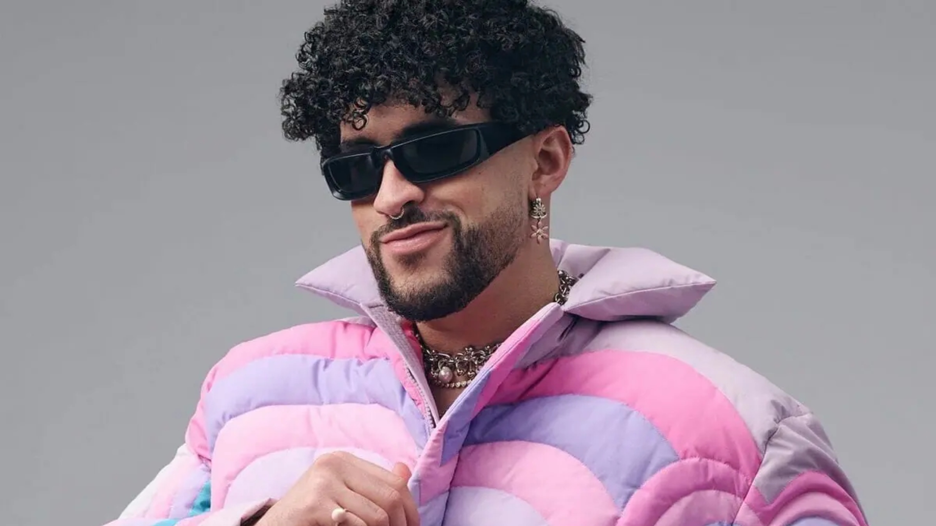 Bad Bunny rebate críticas sobre seu estilo: “Recebo comentários homofóbicos”