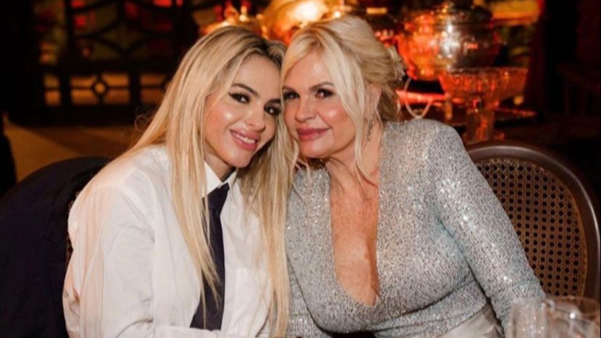 Monique Evans celebra 9 anos de relacionamento com Cacá Werneck: “Almas gêmeas”