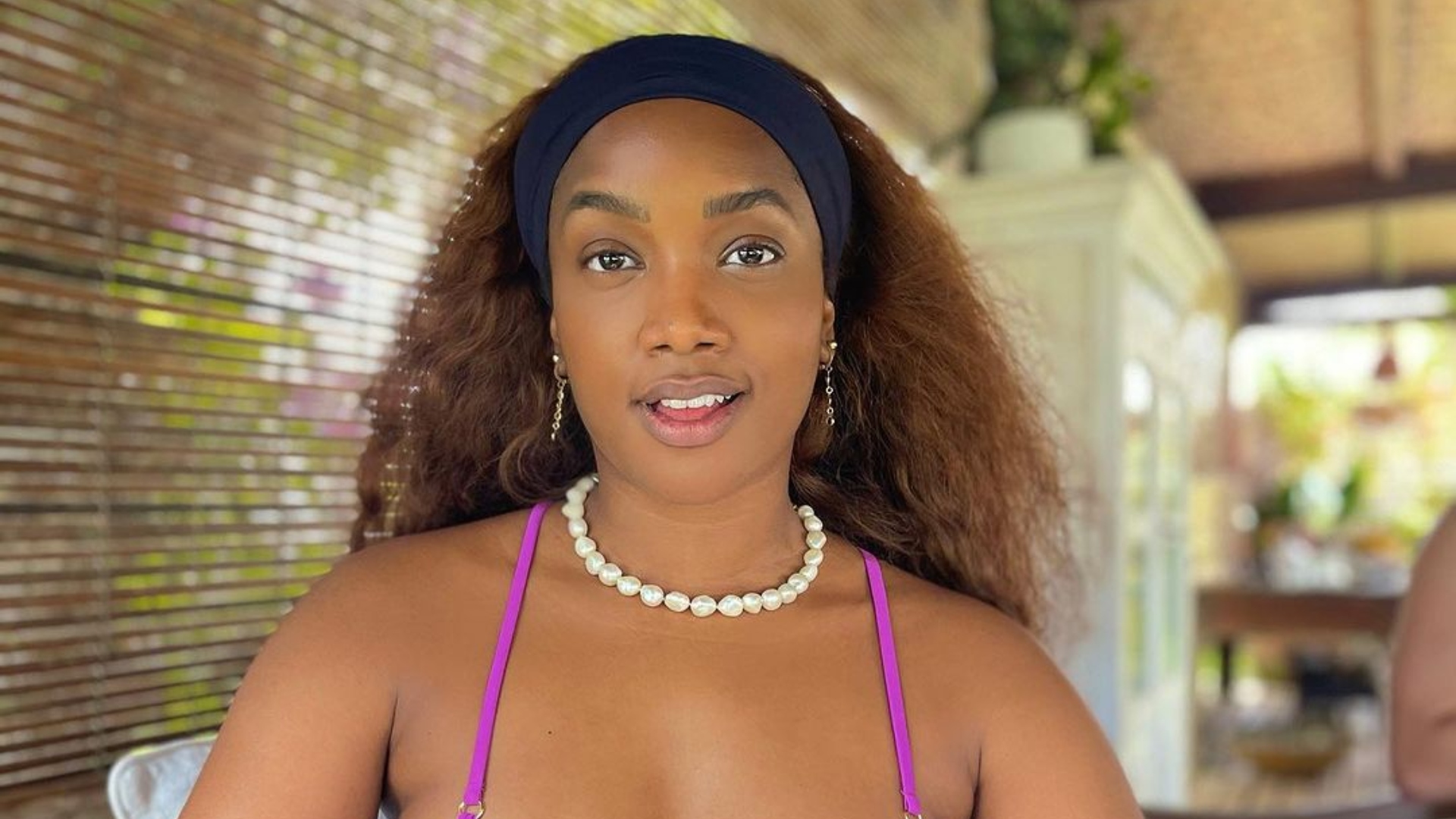 Iza aposta em look caprichado e é enaltecida pelo namorado