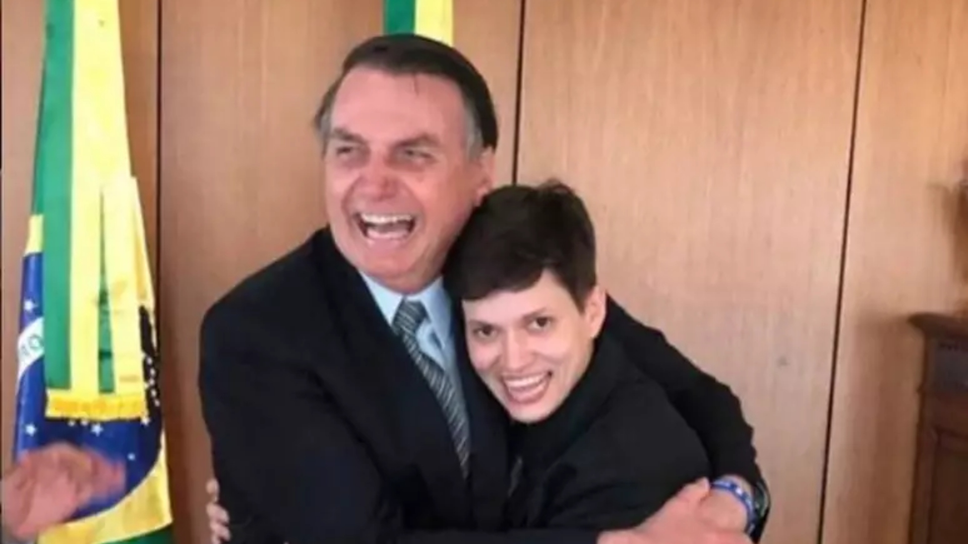 Karol Eller morre um mês após se submeter à “cura gay”