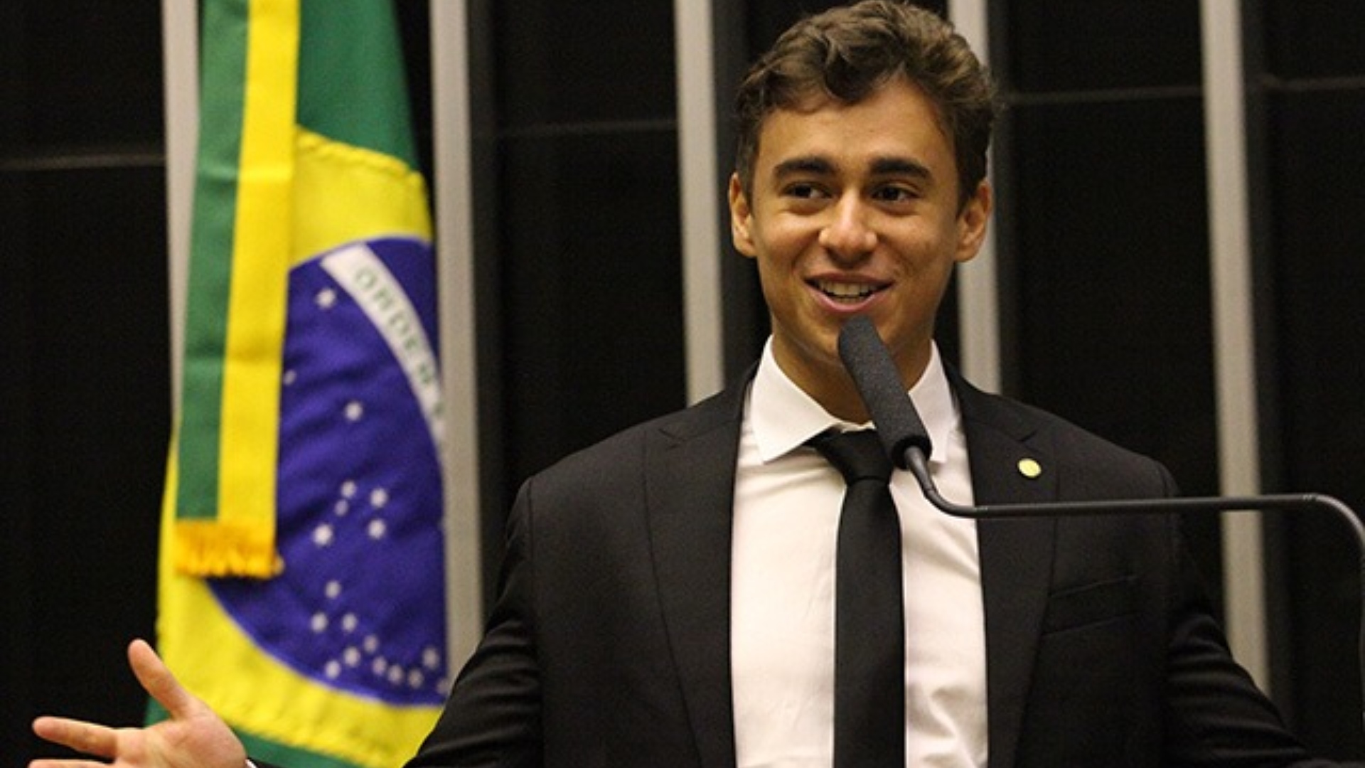 Deputado Nikolas Ferreira dá show de homofobia e ofende comunidade LGBTQIAPN+