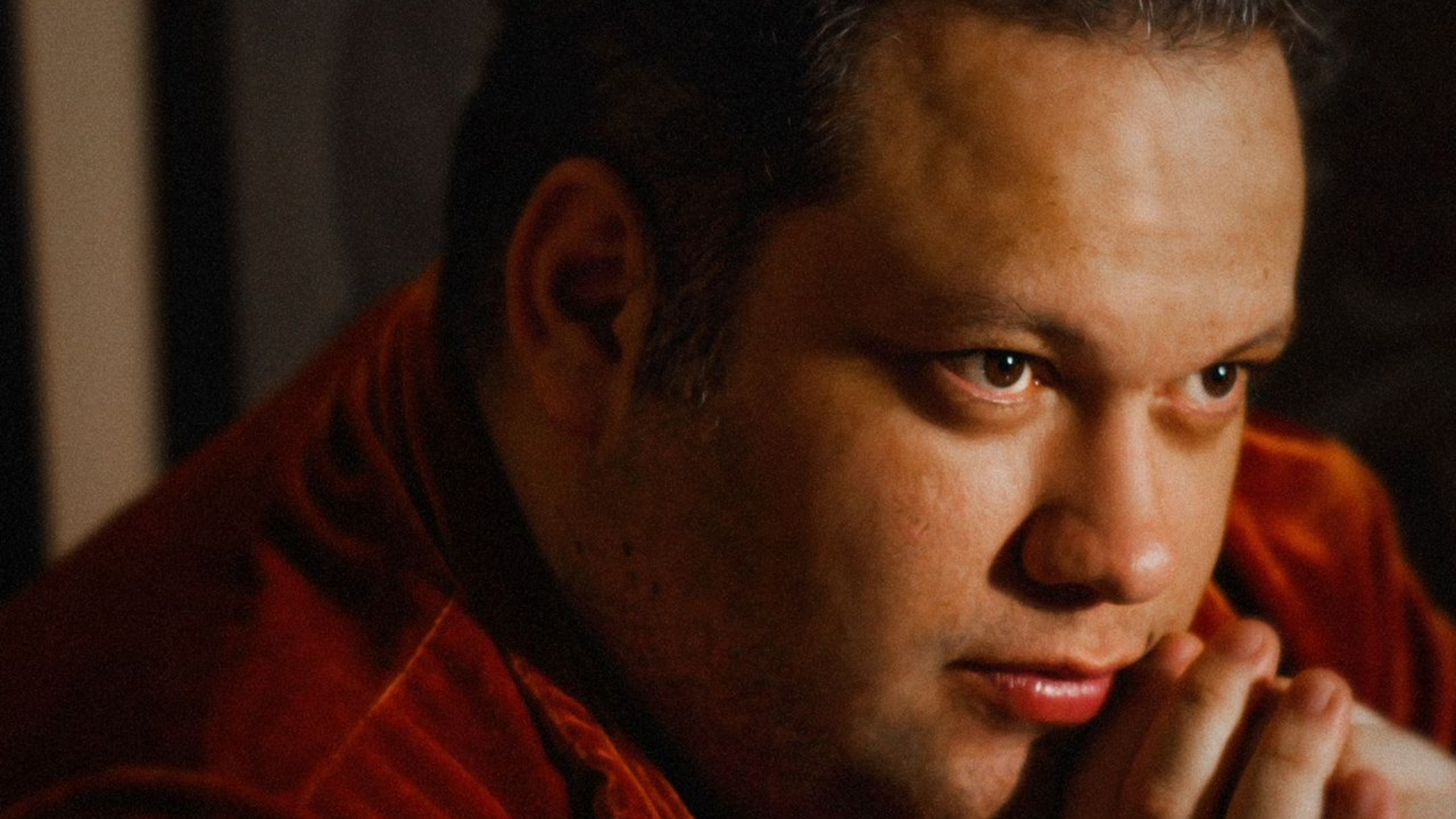Após PL que proíbe casamento homoafetivo, diretor artístico gay desabafa: “Um grande retrocesso, desumano e revoltante!”