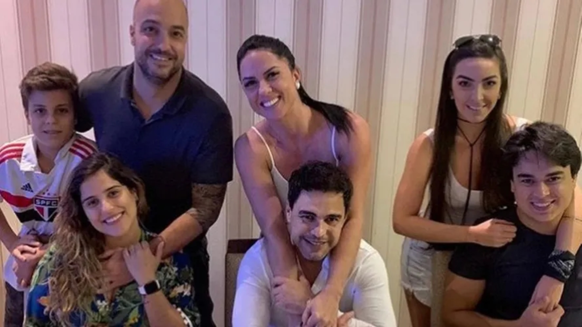Graciele Lacerda quebra silêncio após polêmicas sobre fake para atacar a Família Camargo