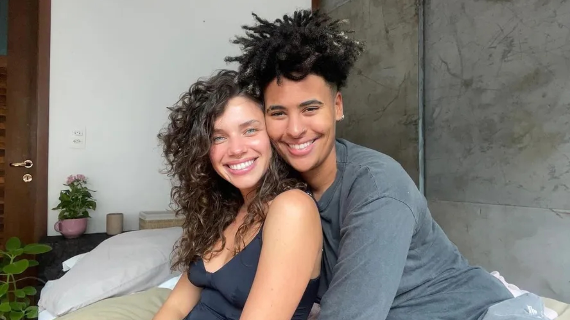 FIM! Bruna Linzmeyer e Marta Supernova terminam namoro após três anos