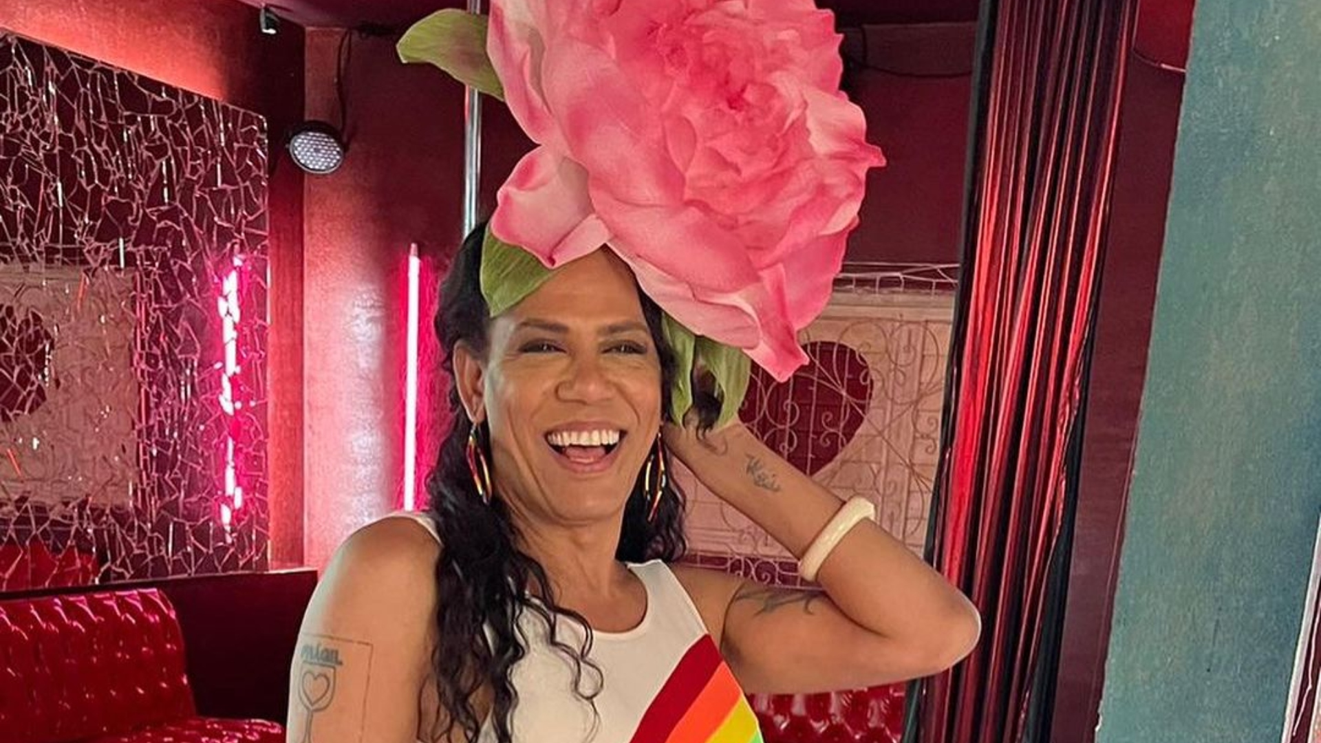 Atriz de Terra e Paixão, Valéria Barcellos abre o coração sobre luta contra transfobia