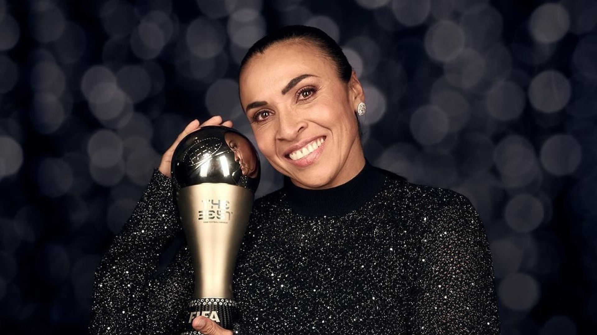 Feliz aniversário, Marta! Saiba qual o valor aproximado da fortuna da jogadora