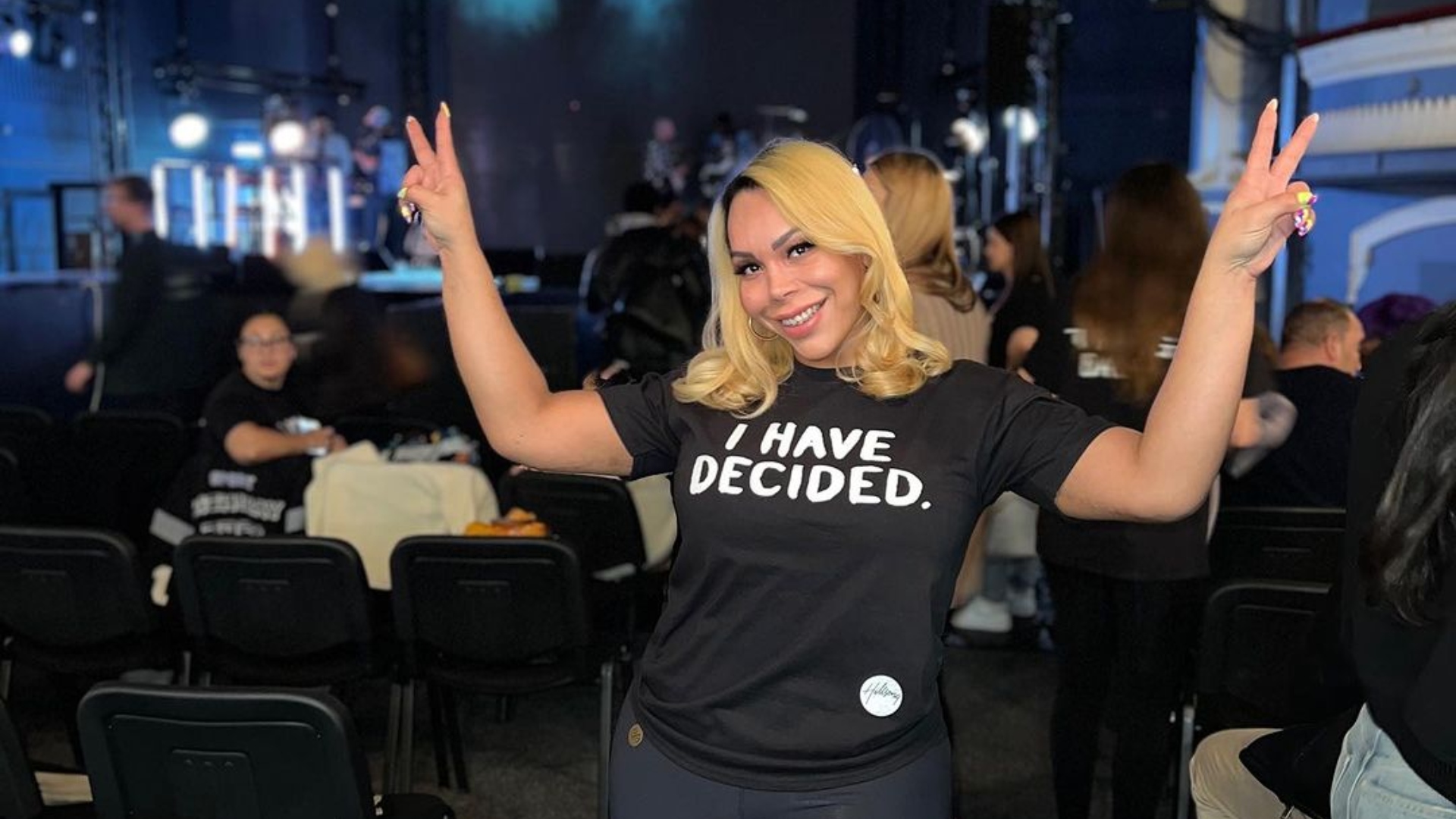 Influencer trans se batiza em igreja evangélica de Londres