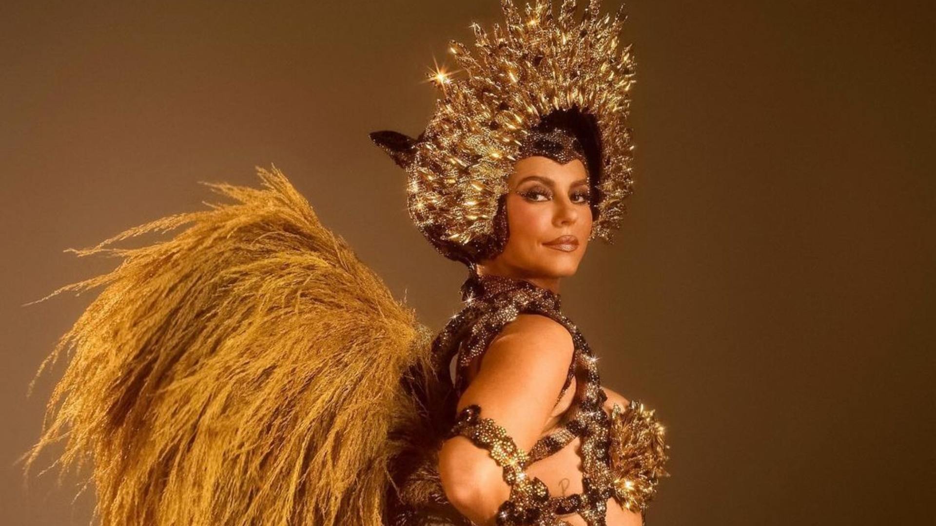 Paolla Oliveira vira assunto com fantasia de onça no Carnaval 2024