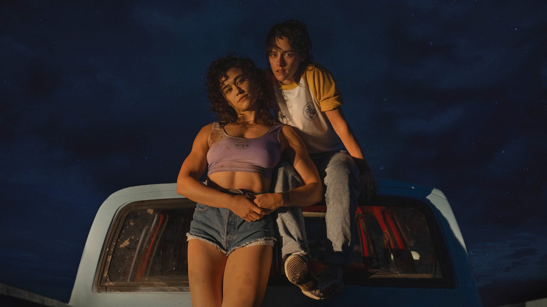 “Love Lies Bleeding” chega aos cinemas explodindo de desejo