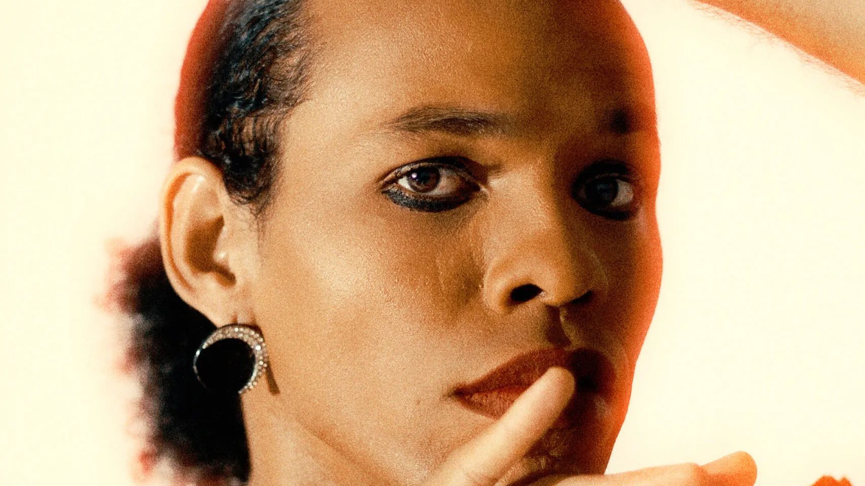 Cantora pernambucana mistura raízes e faz som de futuro