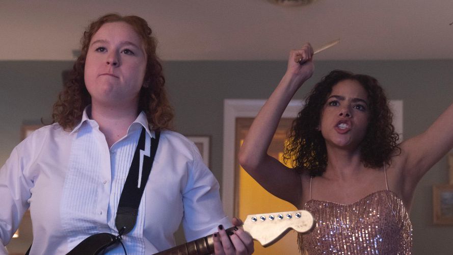 “Prom Dates” aposta nas dúvidas adolescentes em roteiro bacana