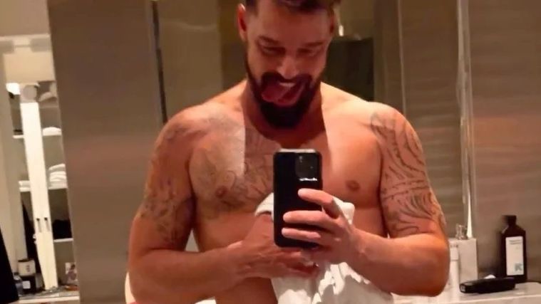 A internet está em chamas com vídeo de Ricky Martin!