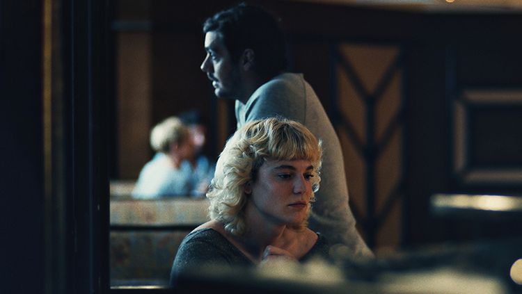 Thriller policial “Até o Cair da Noite” quase se transforma em um romance