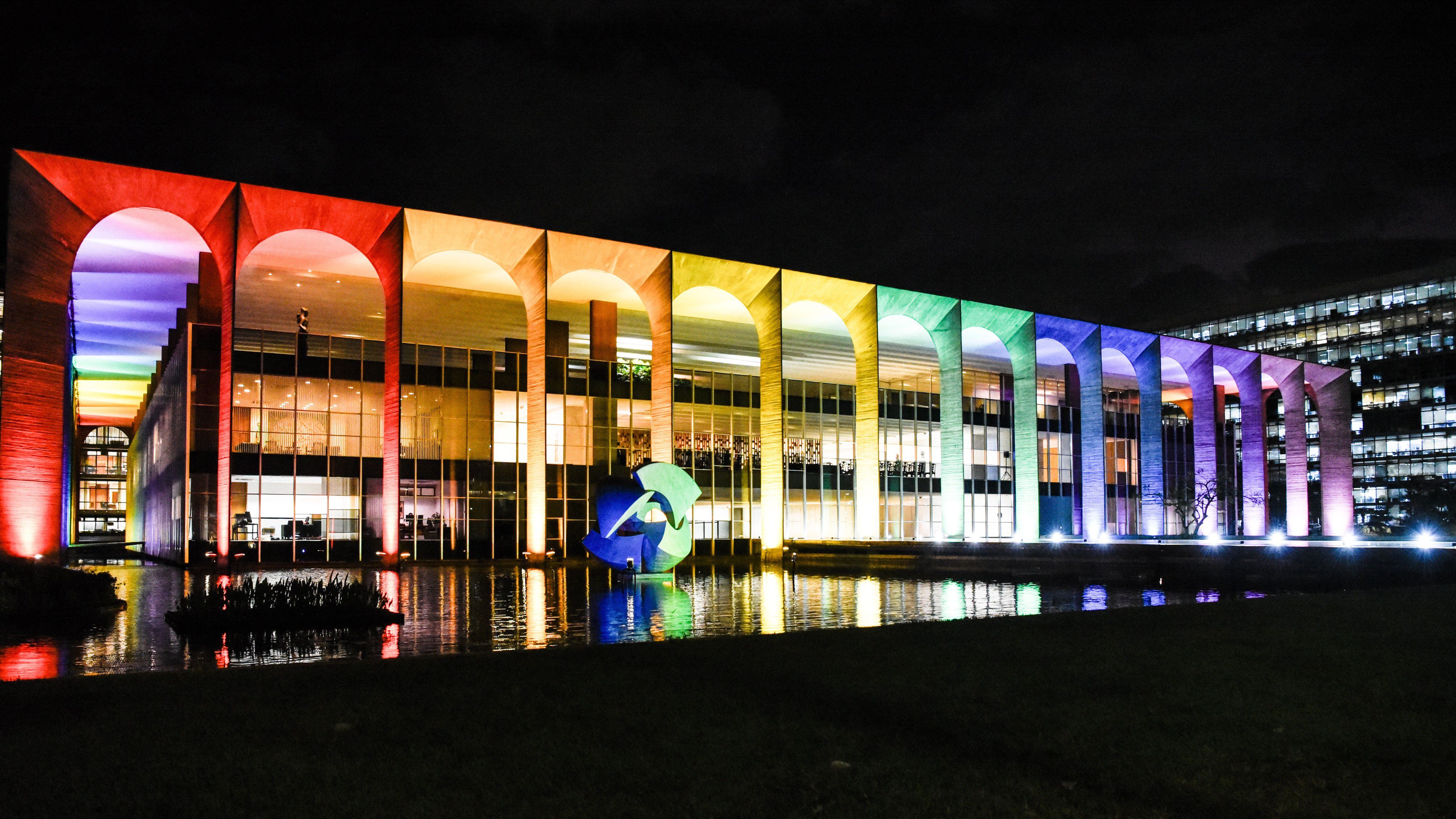 Ministério das Relações Exteriores discute direitos LGBT+