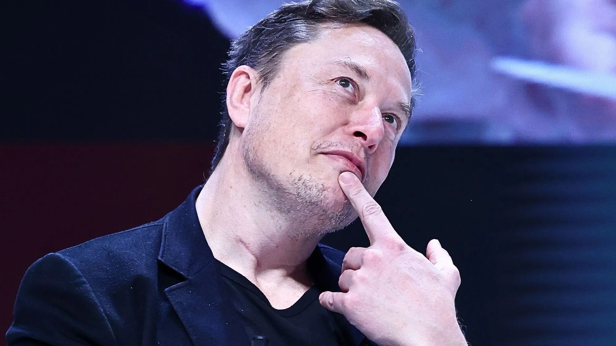 X: Elon Musk sugere remover insulto contra pessoas LGBTQ+