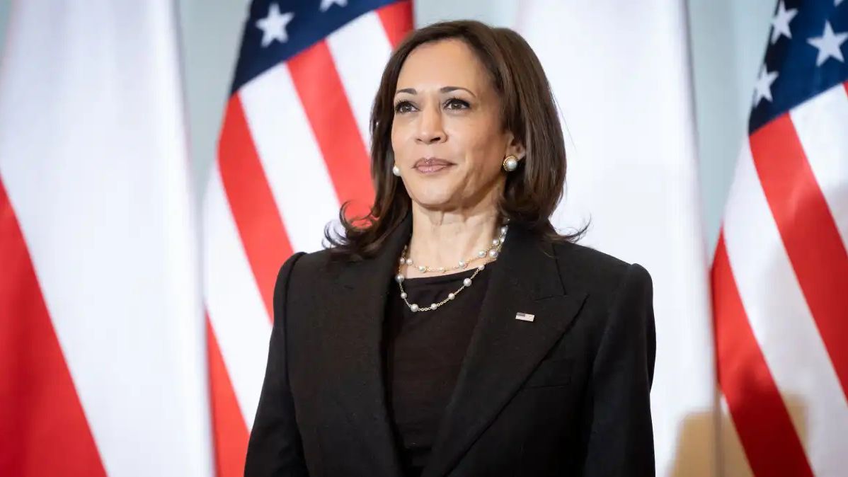 Kamala Harris visita sede de campanha ao som de Beyoncé