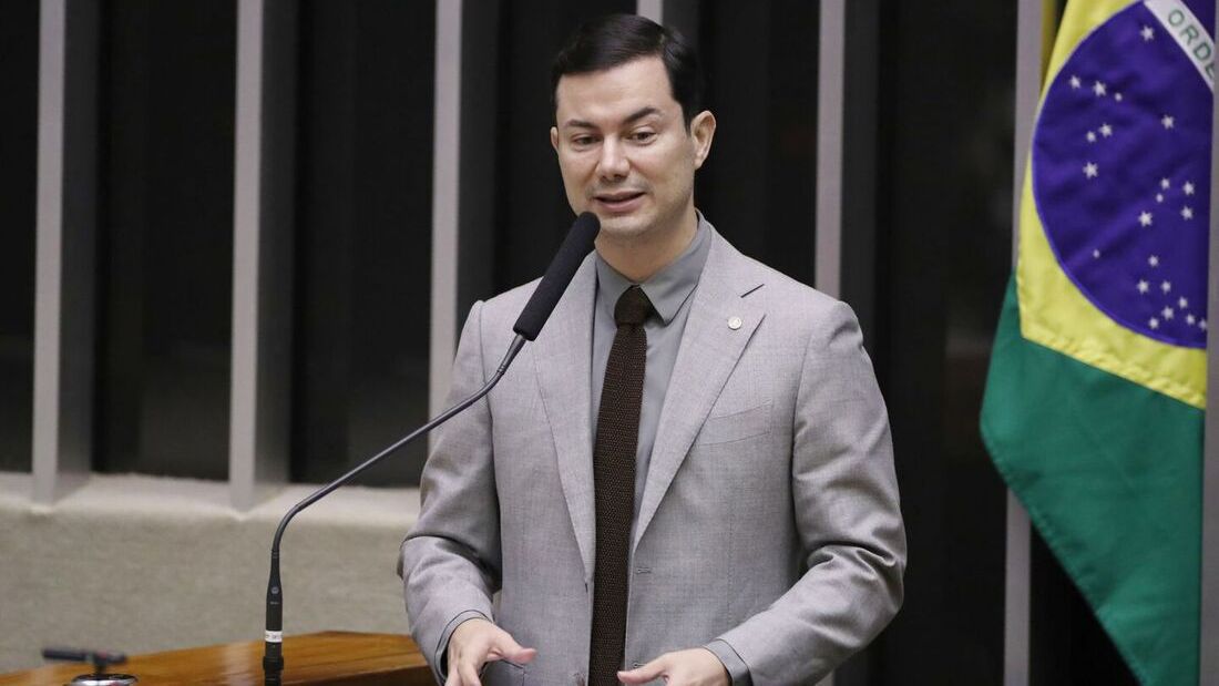 Projeto prevê criação obrigatória de casas de acolhimento para LGBT+