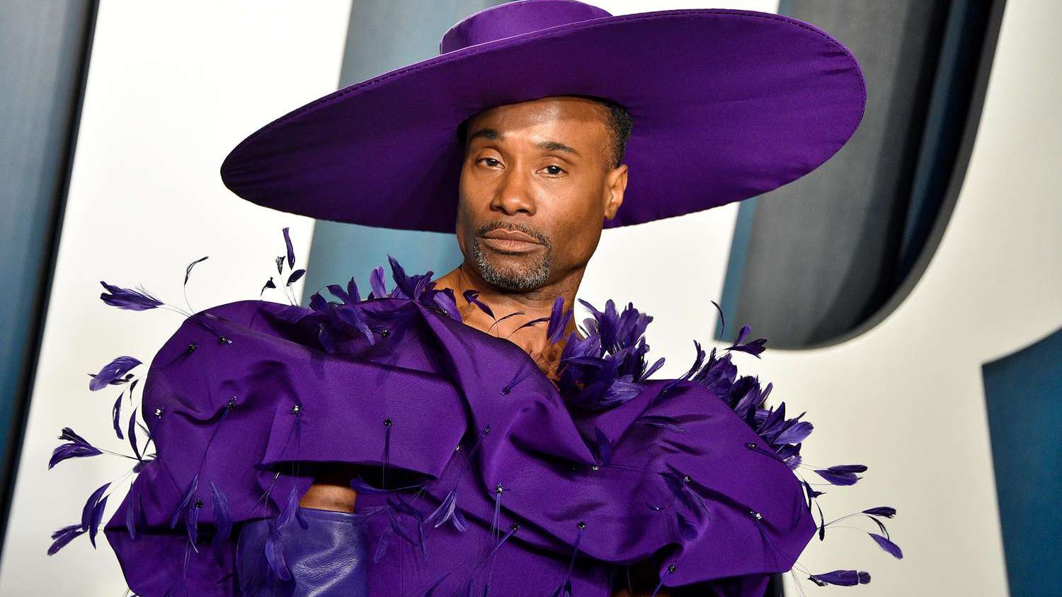 No Brasil, Billy Porter destaca o apoio de sua mãe por ser gay