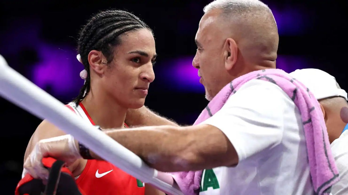 Imane Khelif compete no boxe feminino em Paris 2024