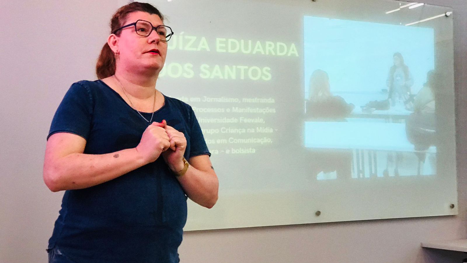 Primeira mulher trans a concluir mestrado na Feevale analisa LGBTfobia