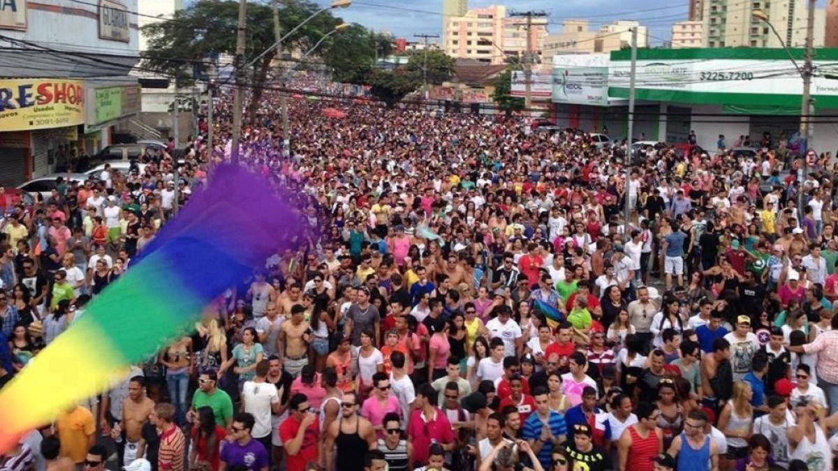 Parada LGBTQIA+ de Goiânia foca na visibilidade de idosos da comunidade