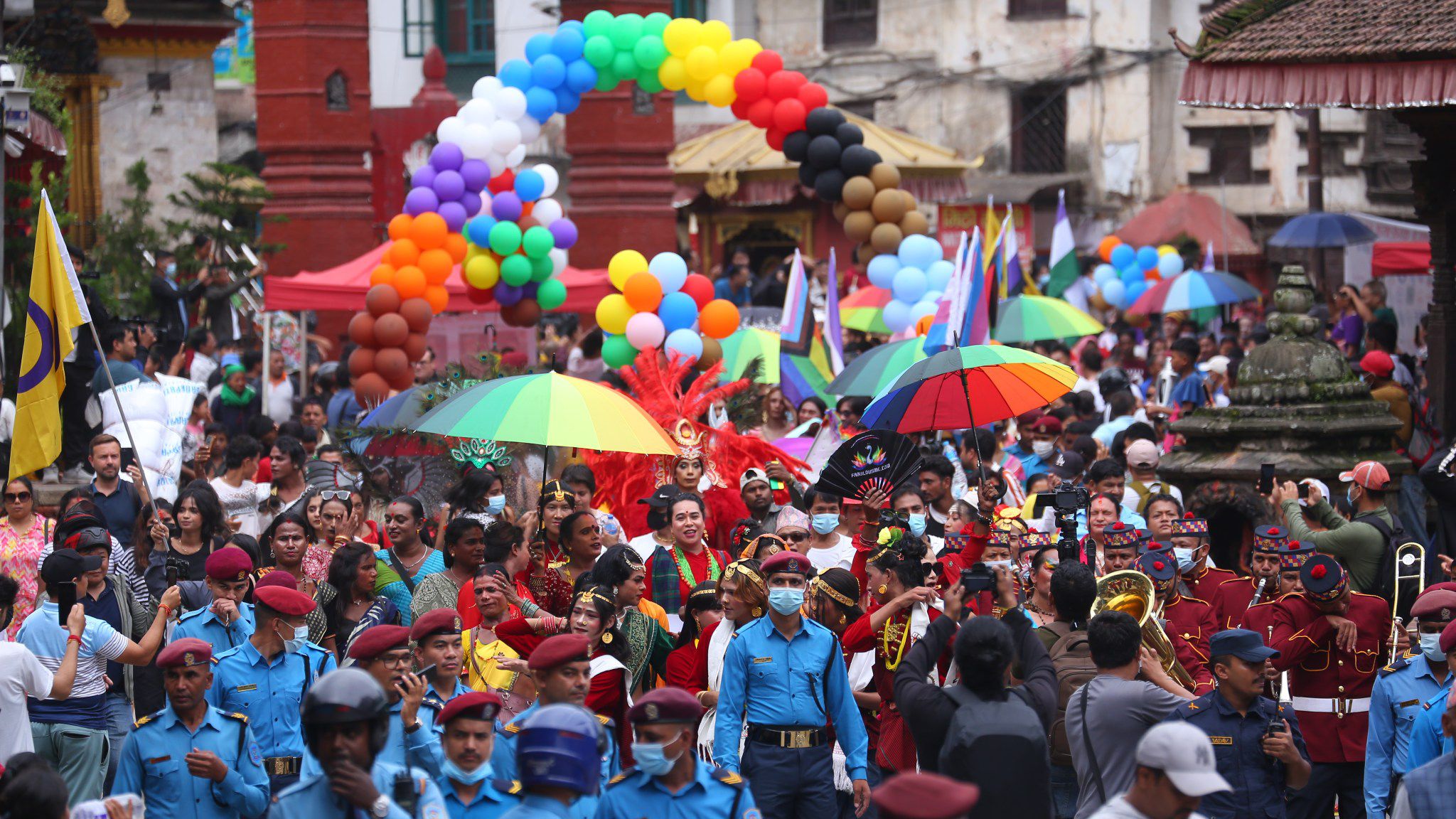 Festival do Orgulho LGBT+ reúne centenas na capital do Nepal, Katmandu