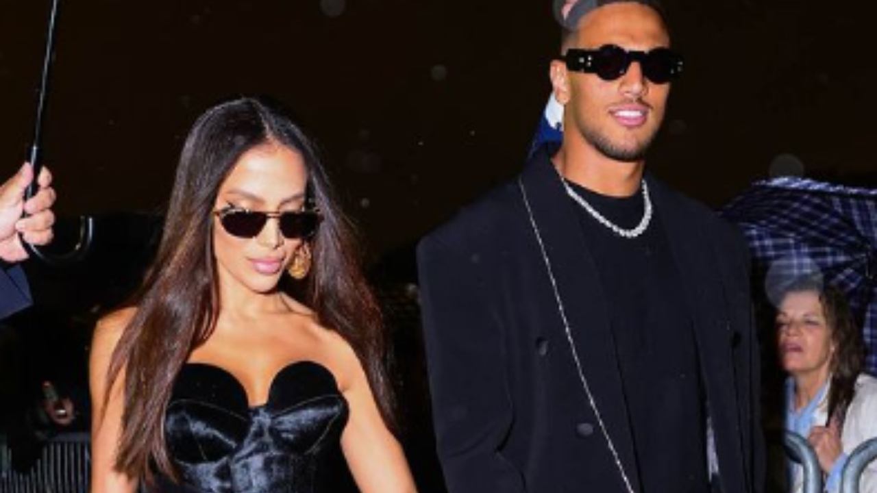 Anitta aparece com suposto affair para desfile na Semana de Moda de Paris