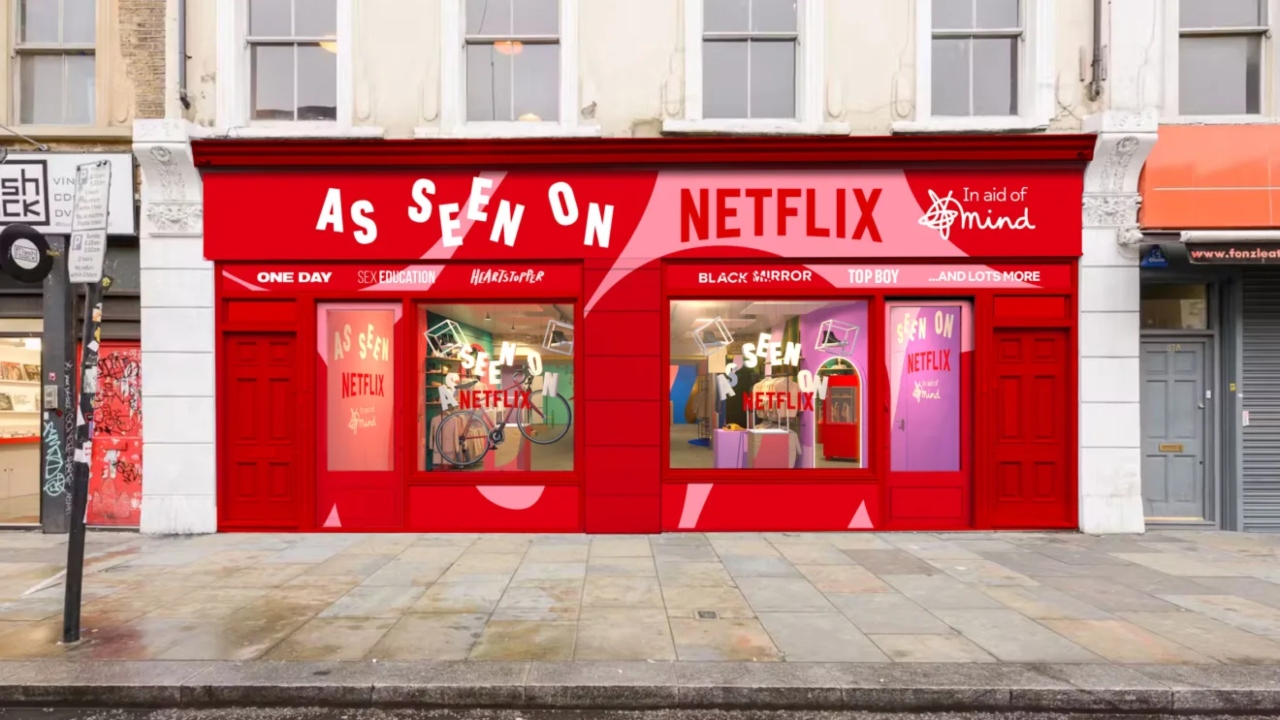 Netflix inaugura loja com itens de suas séries mais famosas e promove leilão beneficente