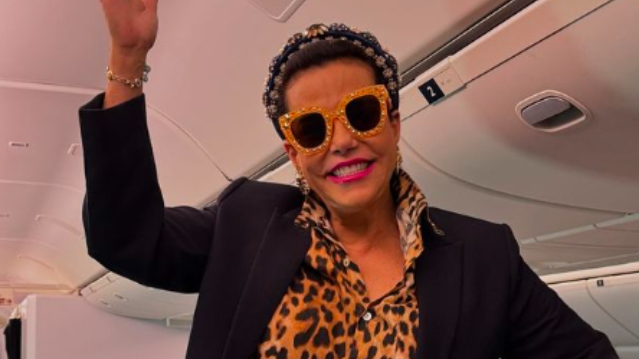 Em entrevista, Narcisa Tamborindeguy detalha ‘ritual’ com banho de champanhe
