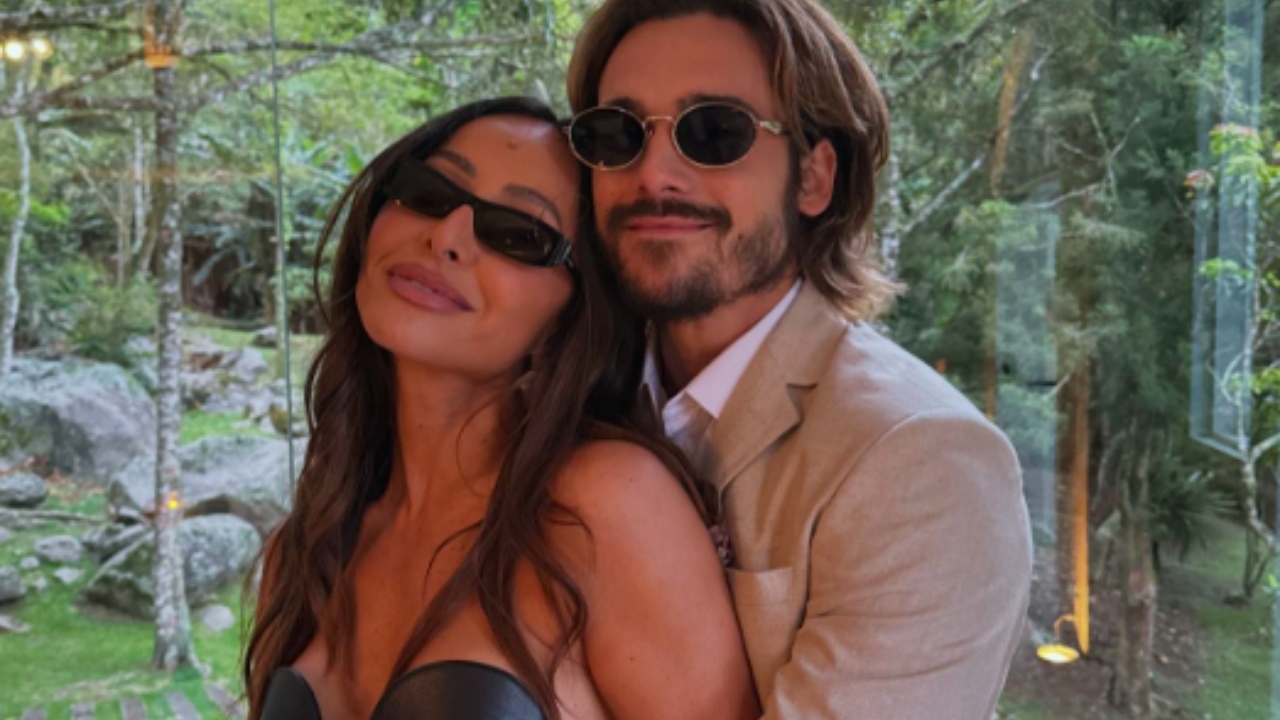 Bebê a bordo! Sabrina Sato e Nicolas Prattes esperam bebê durante noivado