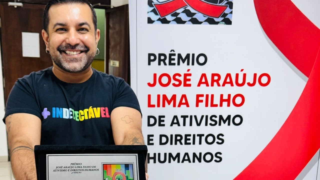 Dezembro Vermelho: Conheça Lucian Ambrós, o influencer que espalha informação e positividade