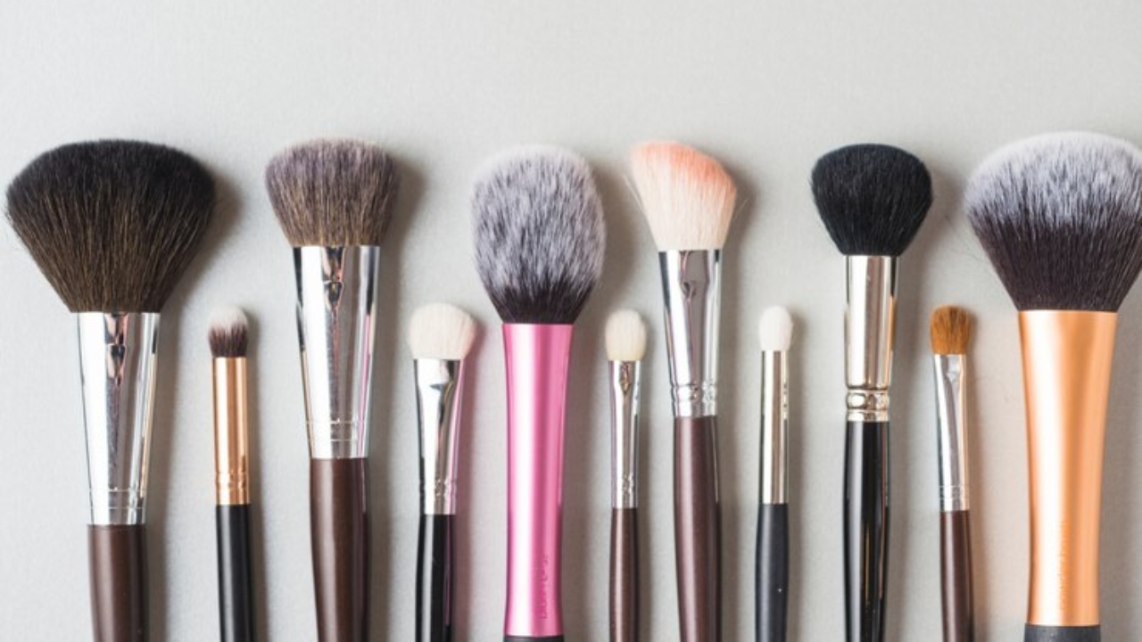 Dúvida nos pincéis de make? Confira dicas de especialista para acertar na compra