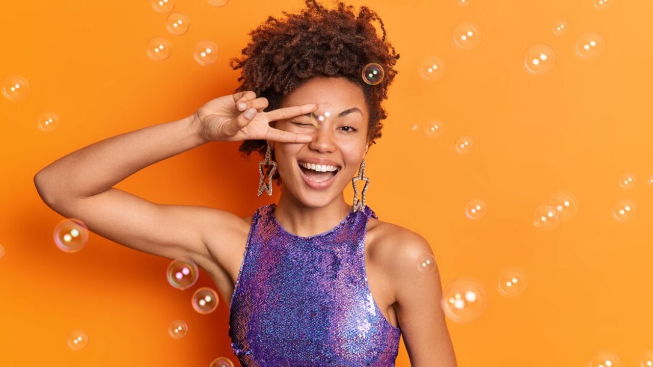 Carnaval 2025: Penteados que exaltam a beleza do cabelo crespo e cacheado