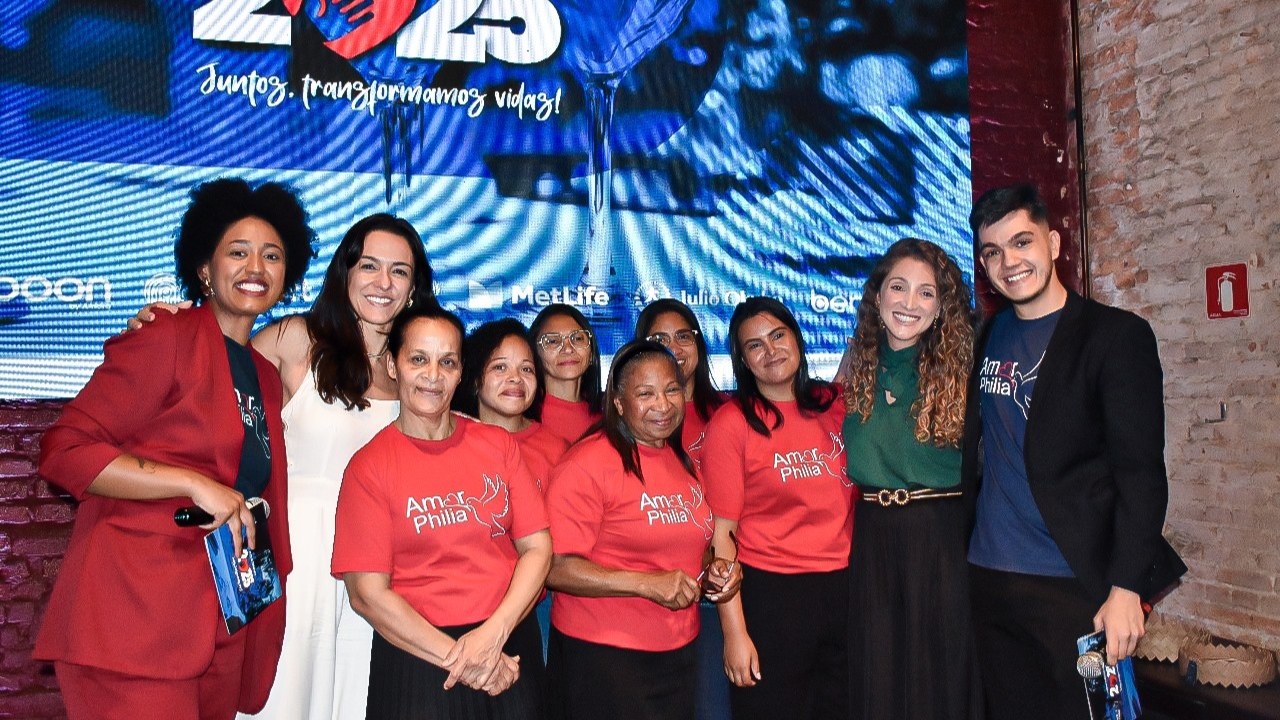 Em evento, ONG Amor Philia apresenta projeto social de formação profissional para mulheres