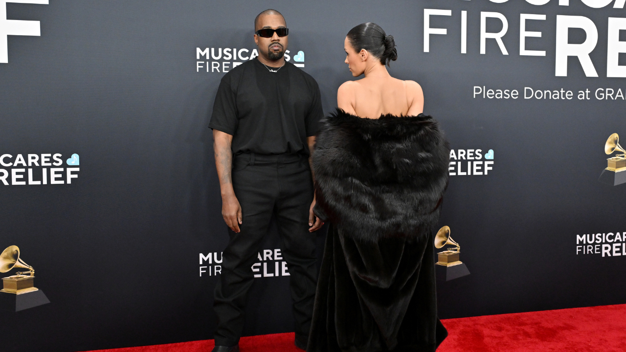 Expulsos do Grammy? Kanye West e Bianca Censori foram retirados da premiação após nudez