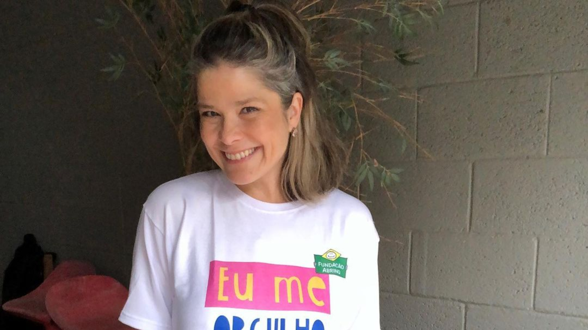 Samara Felippo faz uma crítica aos pais ausentes e enaltece mães que criam os filhos sozinhas