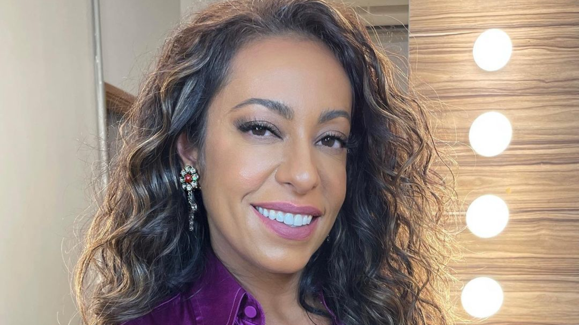 Samantha Schmütz detona artistas que não se posicionam sobre o incêndio no galpão da Cinemateca Brasileira