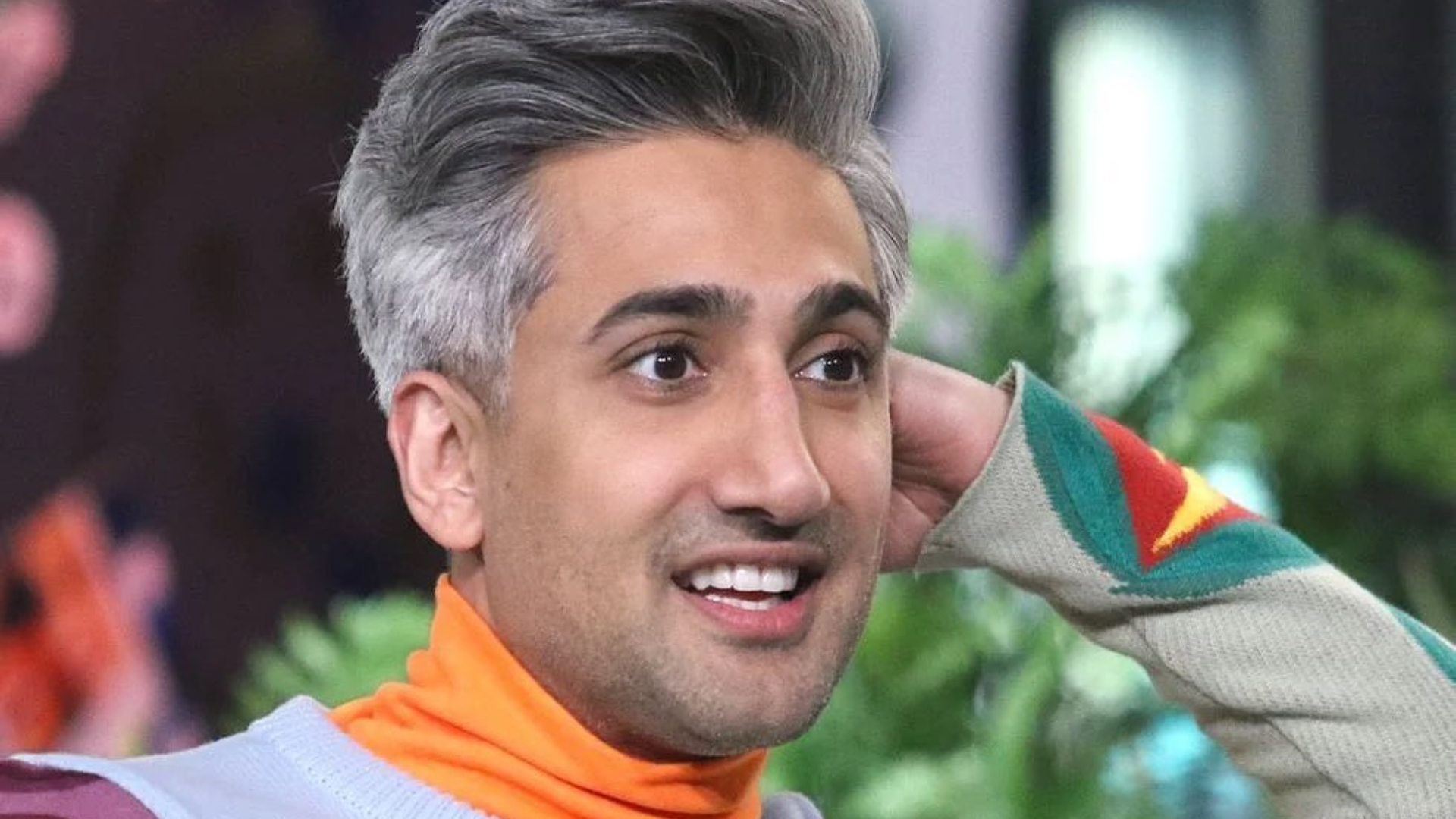 Estrela do ‘Queer Eye’ recebe filho recém-nascido em casa