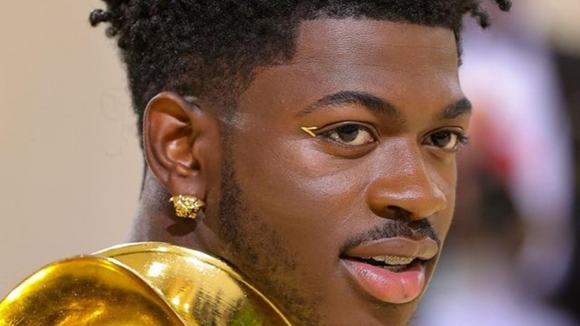 Lil Nas X abre o jogo e comenta sobre pressão em cima de artistas LGBTQIA+