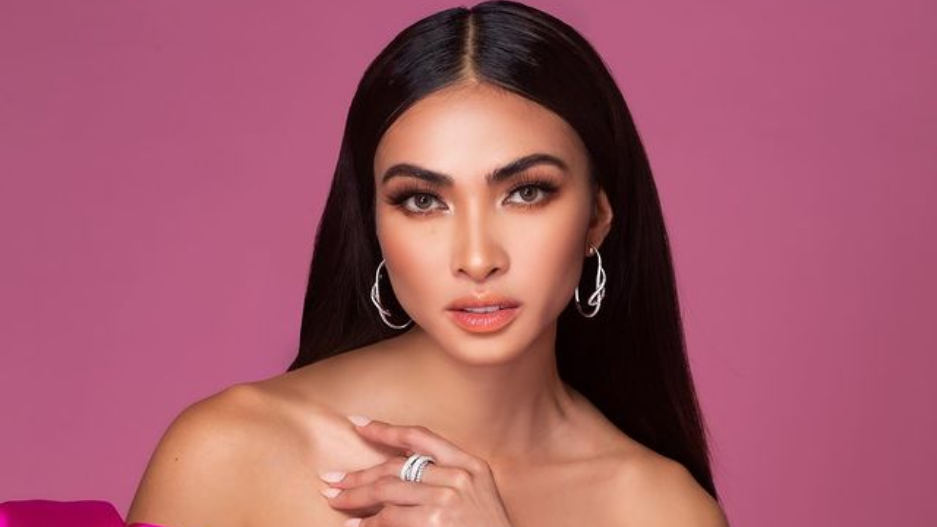 Miss Universo Filipinas 2021 coroa como vencedora Beatrice Luigi Gomez, uma pessoa não binária, bissexual e queer