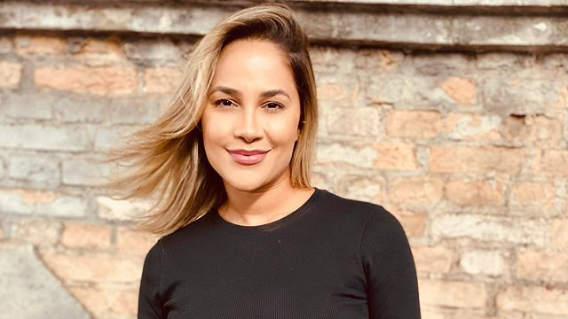 Música, internet e mais! Michele Andrade conta detalhes de sua carreira na arte
