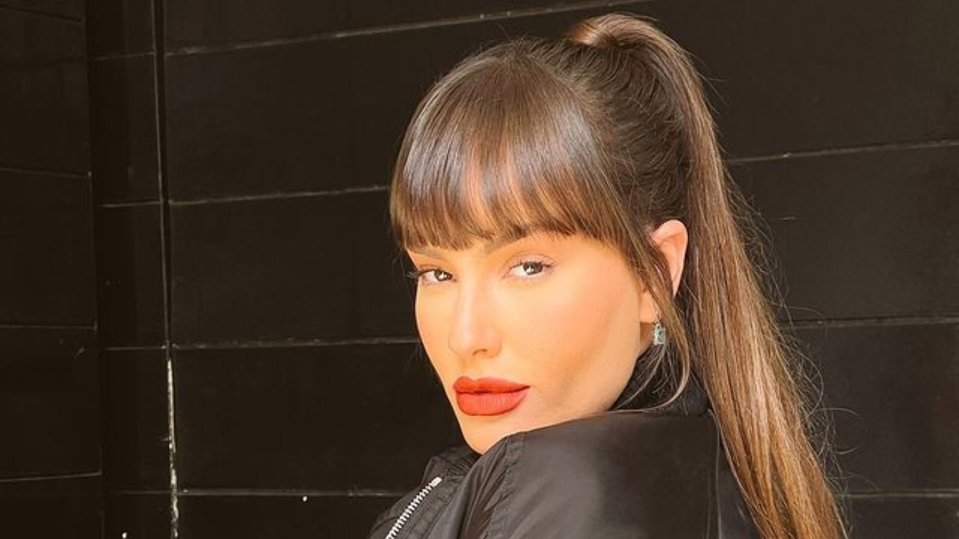 Thaís Braz confirma o fim de seu relacionamento: “Estou solteira”