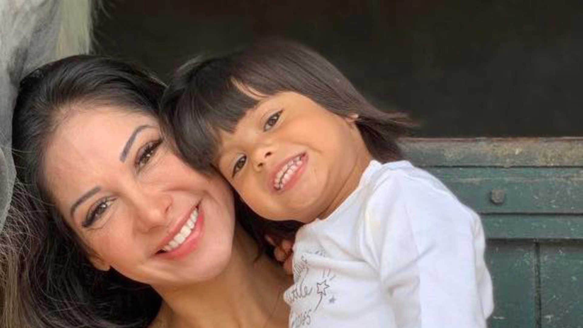 Maíra Cardi rebate comentários sobre sua filha na web