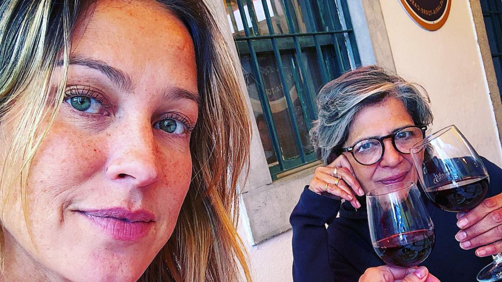 Após ser questionada, Luana Piovani conta que a amiga que mora com ela está hospitalizada e desabafa: “Angustiada”